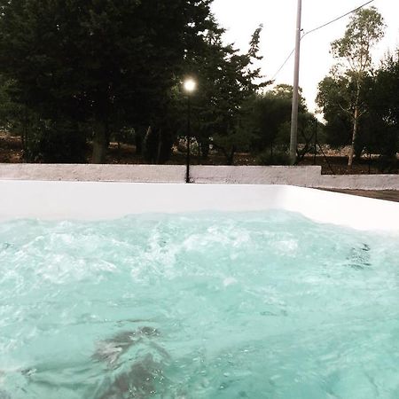 Villa Naomi 오스투니 외부 사진