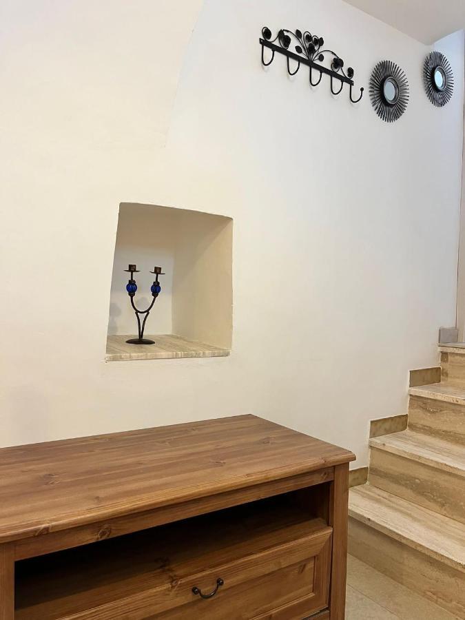 Villa Naomi 오스투니 외부 사진
